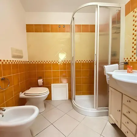 200m From The Sea With Parking 別荘